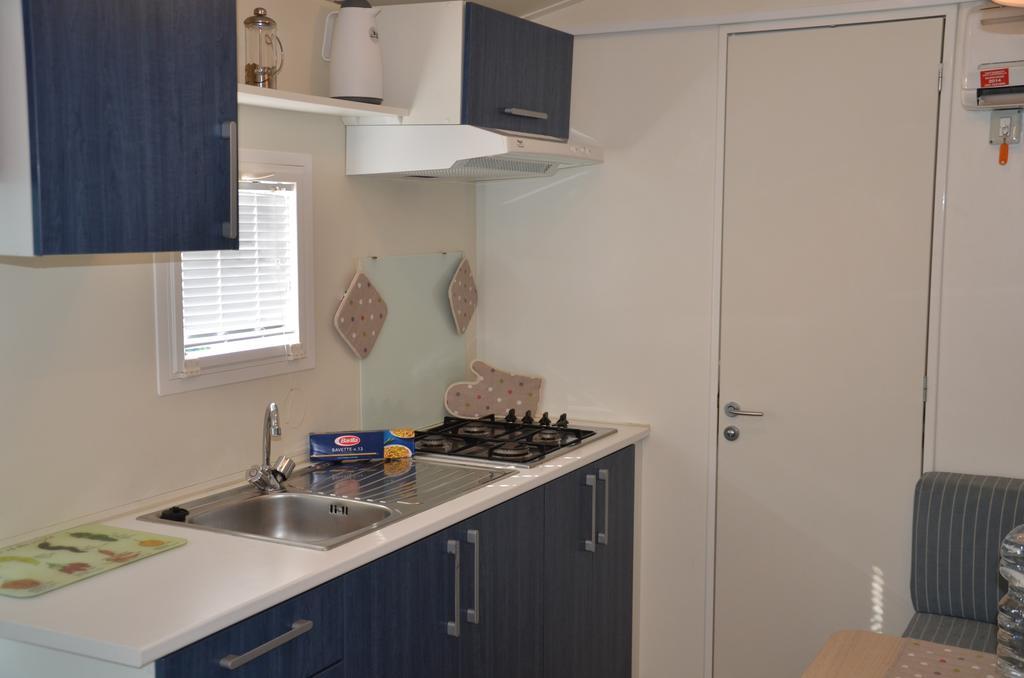 Happy Camp Mobile Homes In Centro Vacanze Bi Village Fažana Стая снимка