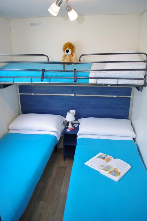 Happy Camp Mobile Homes In Centro Vacanze Bi Village Fažana Стая снимка