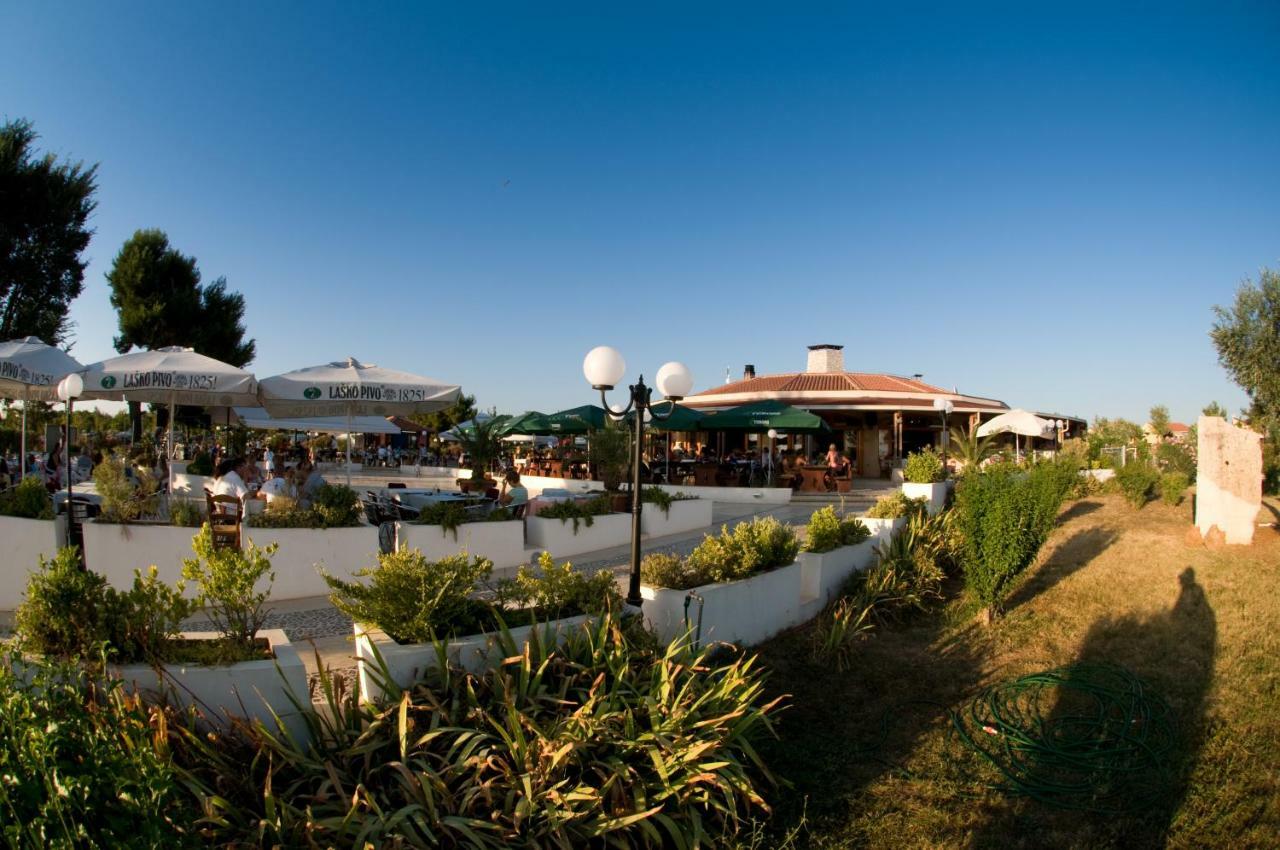 Happy Camp Mobile Homes In Centro Vacanze Bi Village Fažana Екстериор снимка